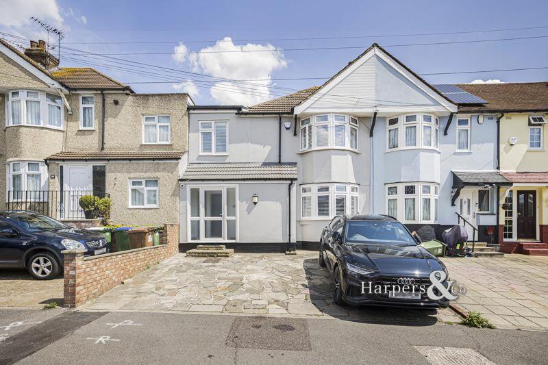 4 bedroom semidetached house for sale in Yorkland Avenue, Welling, DA16