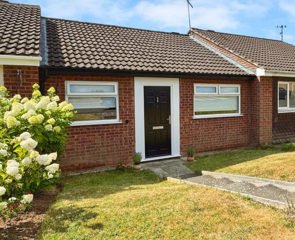 Main image of property: Crane Close, Warwick