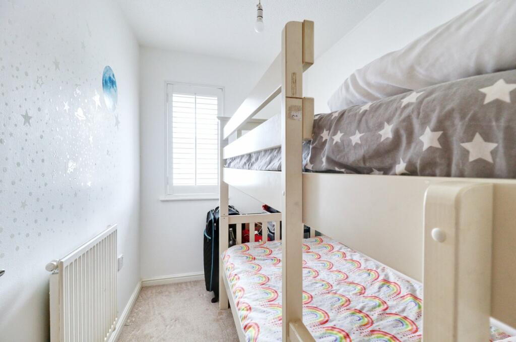 3 bedroom semidetached house for sale in Collingwood Road, Rainham, RM13