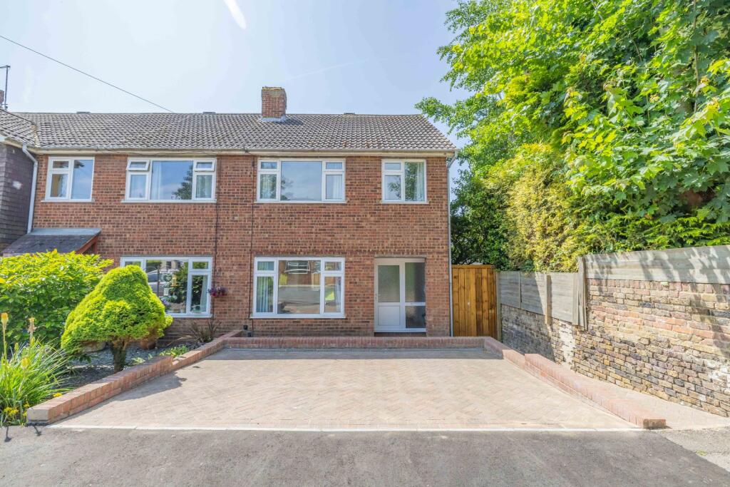 Main image of property: Ospringe Street, Faversham, Kent, ME13