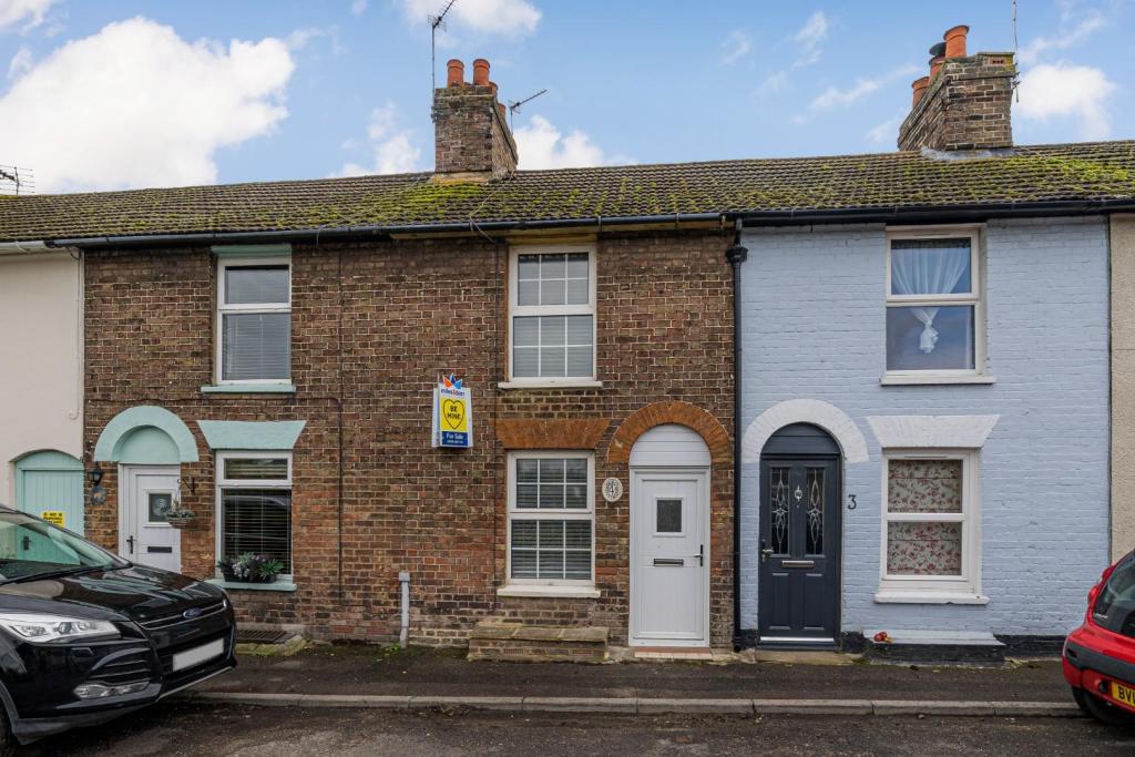 2 bedroom house for sale in Barrow Green, Teynham, Sittingbourne, ME9