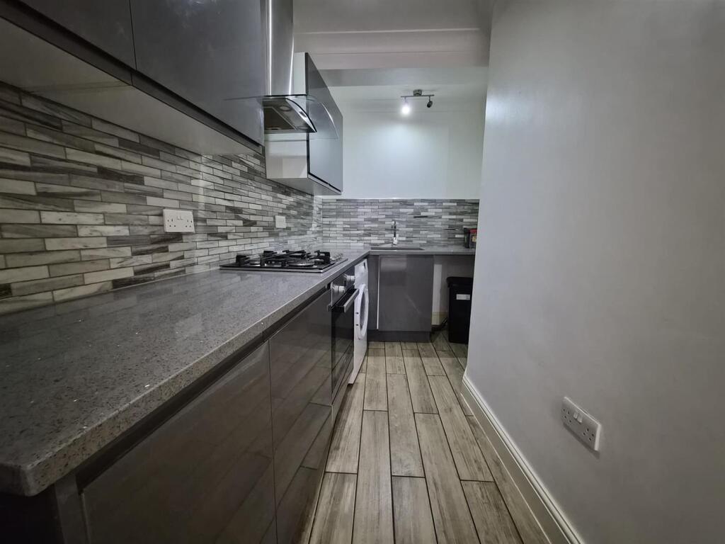 Main image of property: New Wanstead, Snaresbrook E11