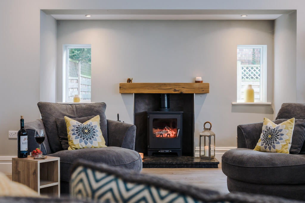 5 bedroom detached house for sale in Bramhall Lane South, Bramhall, SK7