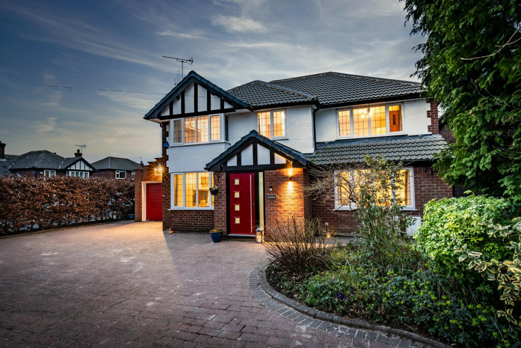 4 bedroom detached house for sale in Ridgmont Road, Bramhall, SK7