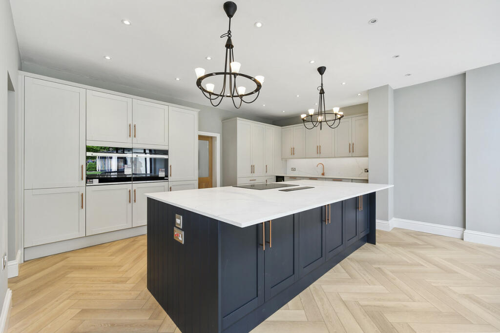 4 bedroom detached house for sale in Coppice Road, Poynton, SK12