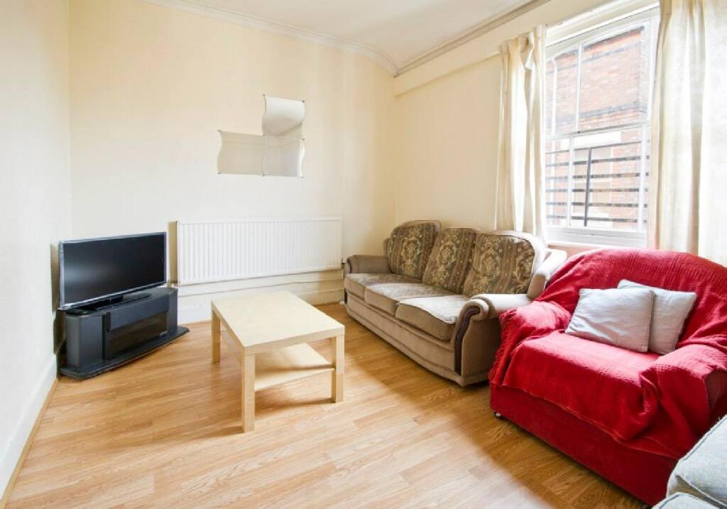 Main image of property: Forest Rd West Flat 2, Arboretum, Nottingham, Nottinghamshire, NG7