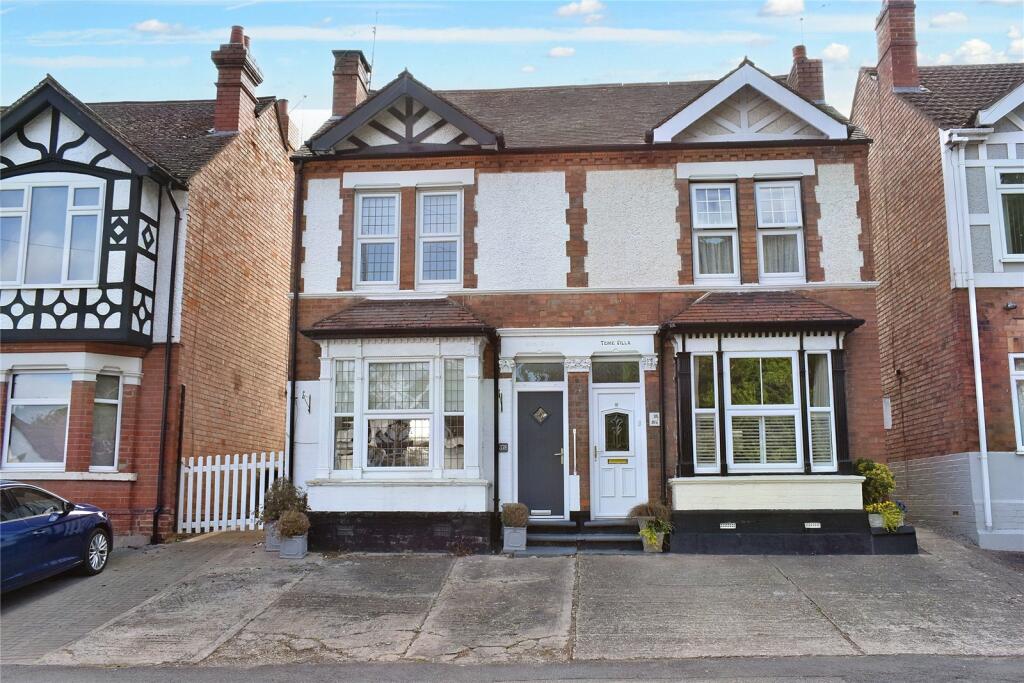 3 bedroom semidetached house for sale in Astwood Road, Worcester