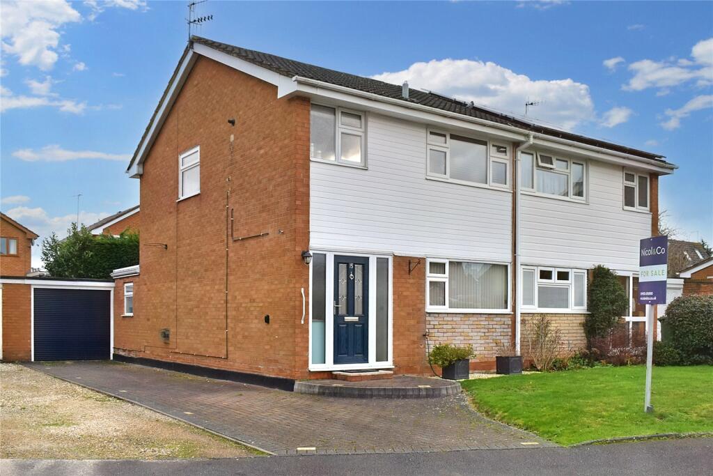 3 bedroom semidetached house for sale in Yew Tree Lane, Fernhill Heath