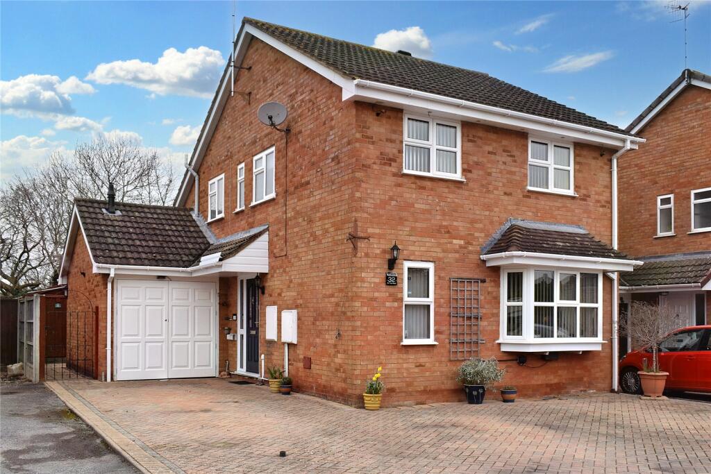 4 bedroom detached house for sale in Fir Tree Road, Fernhill Heath, Worcester, Worcestershire, WR3