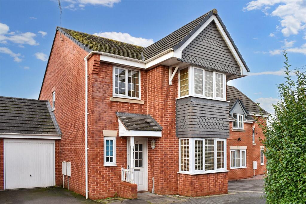 4 bedroom detached house for sale in Harter Row, Worcester, Worcestershire, WR4