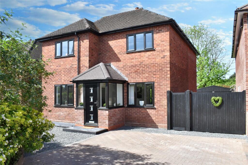 4 bedroom detached house for sale in Comer Road, Worcester, Worcestershire, WR2