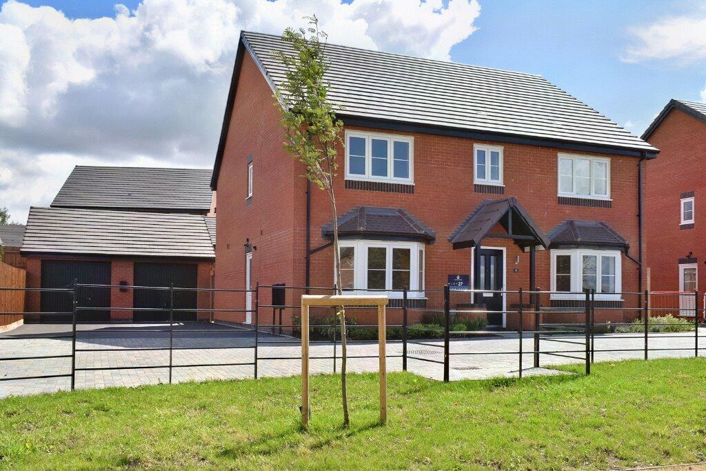 5 bedroom detached house for sale in Orchards Walk, Village Street