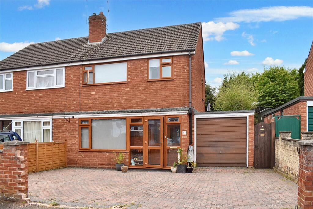 3 bedroom semidetached house for sale in Birchfield Close, Worcester, Worcestershire, WR3
