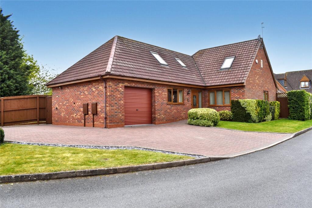 Main image of property: Rossendale Close, Fernhill Heath, Worcester, Worcestershire, WR3