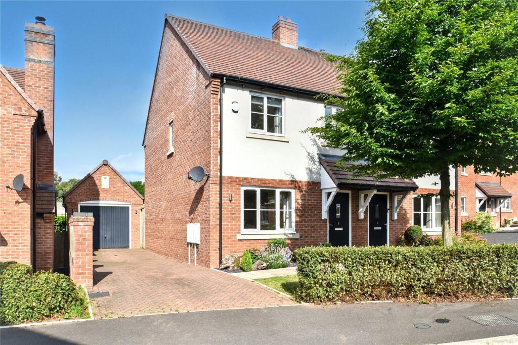 3 bedroom semi-detached house