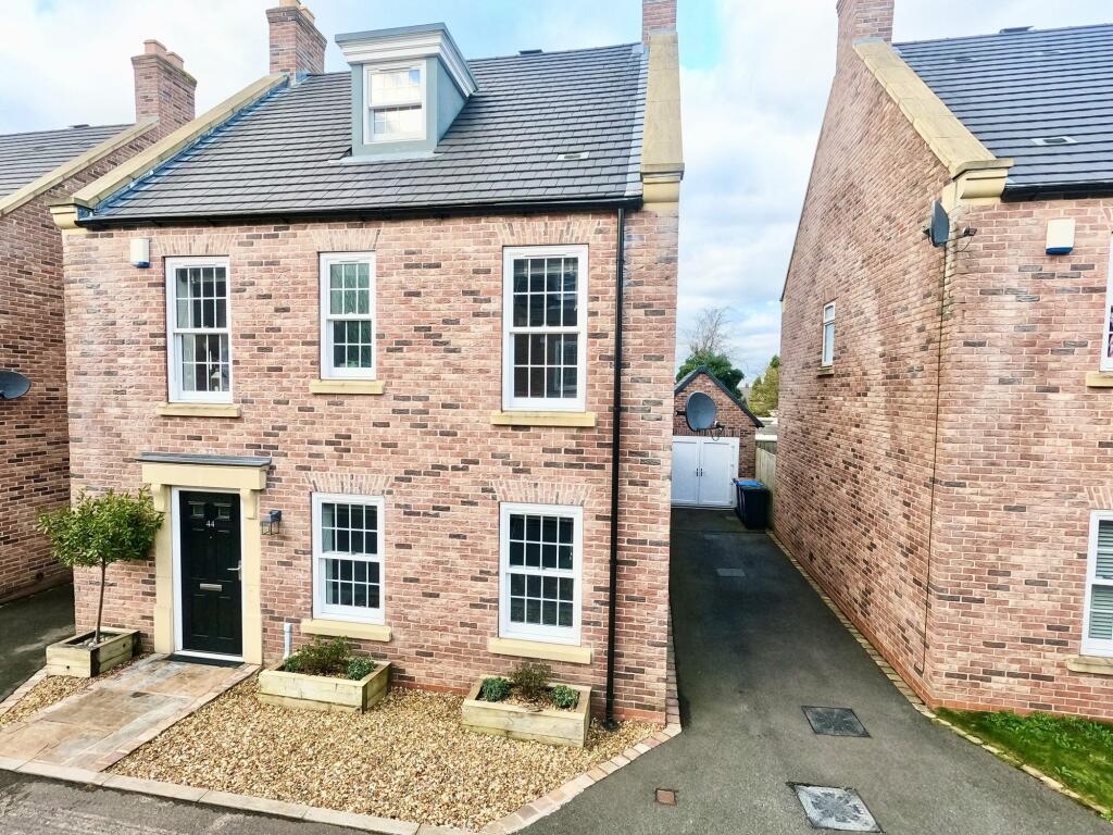 4 bedroom detached house for sale in Turnberry Drive, Trentham, ST4