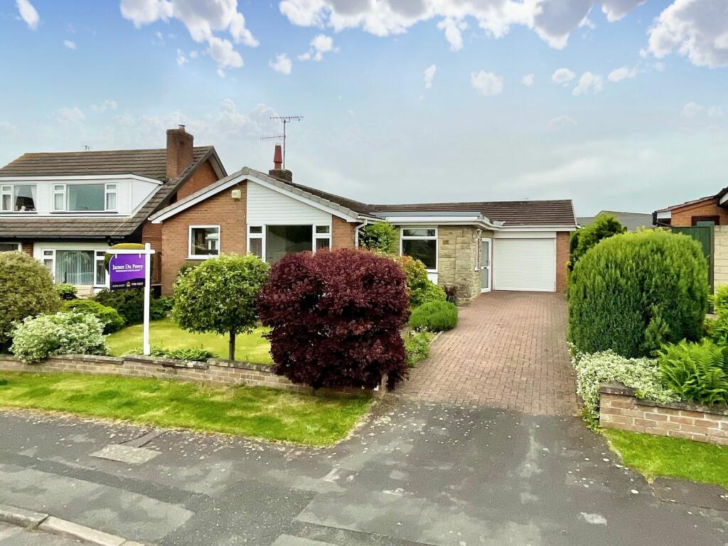 3 bedroom detached bungalow for sale in Diamond Ridge, Barlaston, ST12