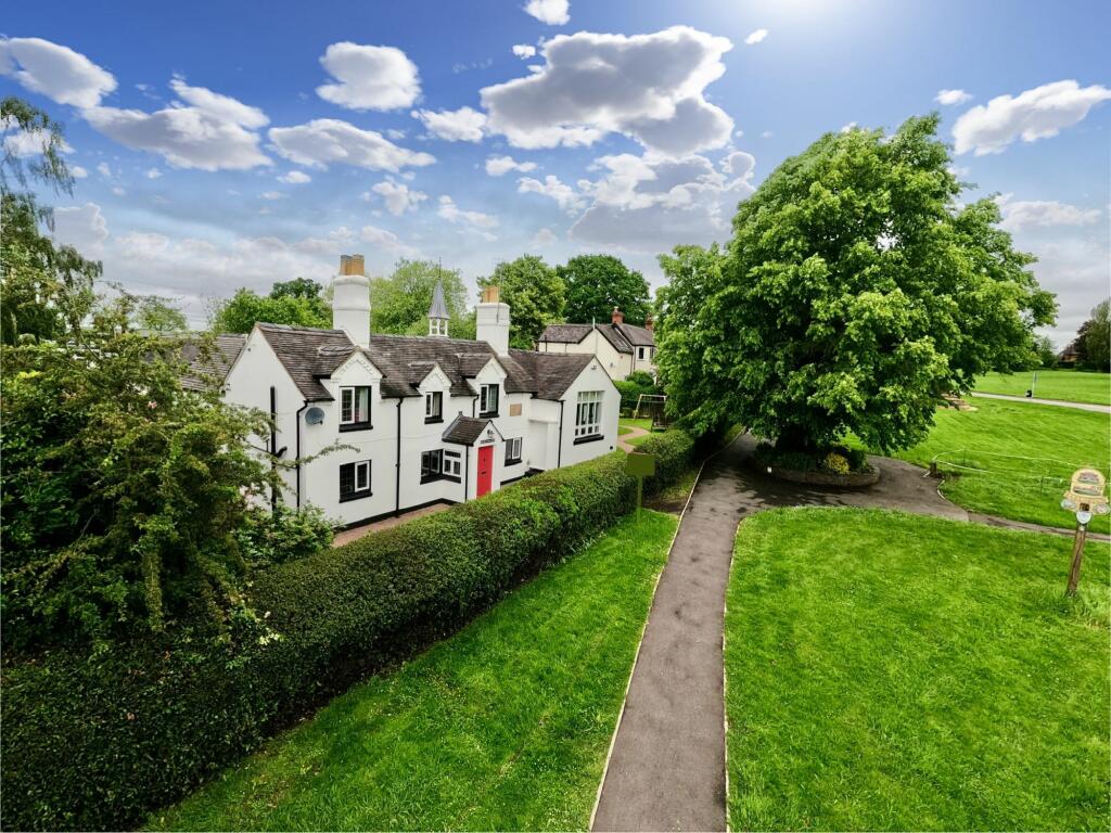 4 bedroom detached house for sale in Broughton Crescent, Barlaston, ST12