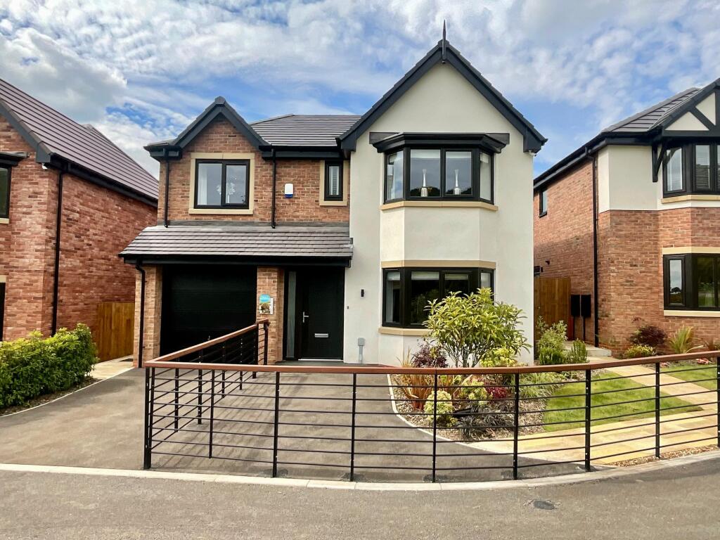 4 bedroom detached house for sale in The Hartford, The Oaks, Keele