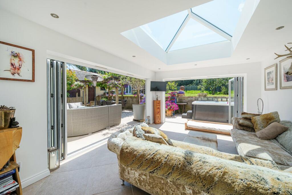 Additional property image - Muscliffe Lane, Muscliff, Bournemouth, BH9