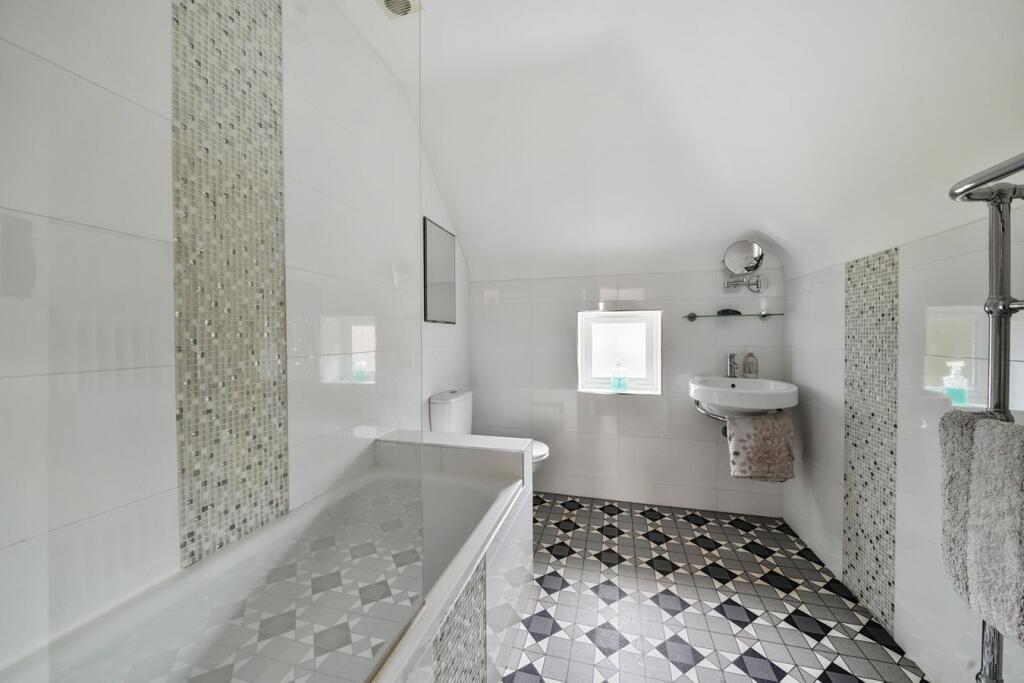 Additional property image - Muscliffe Lane, Muscliff, Bournemouth, BH9