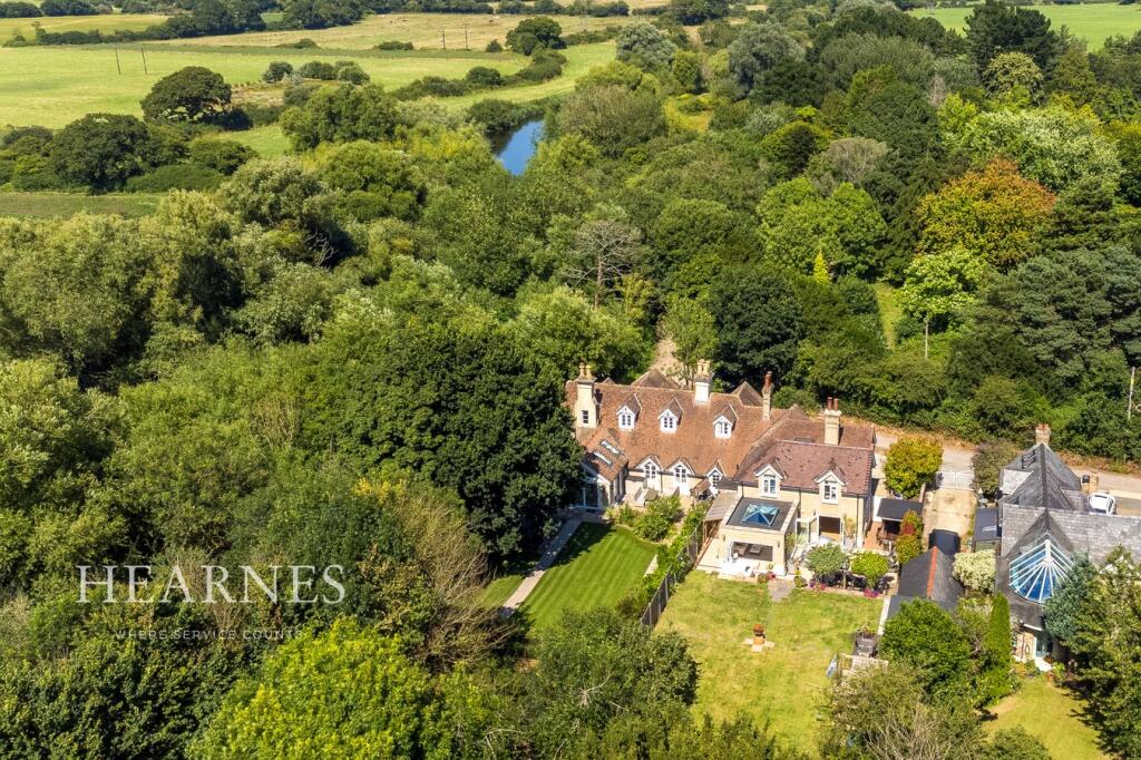 Main image of property: Muscliffe Lane, Muscliff, Bournemouth, BH9