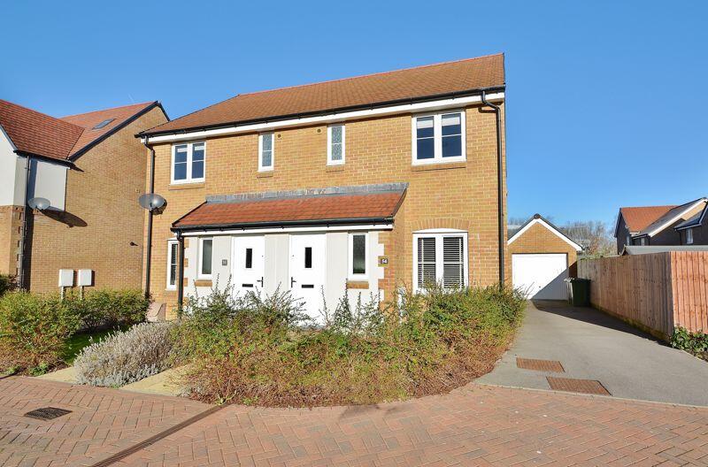 2 bedroom semidetached house for sale in Robin Gibb Road, Thame, OX9