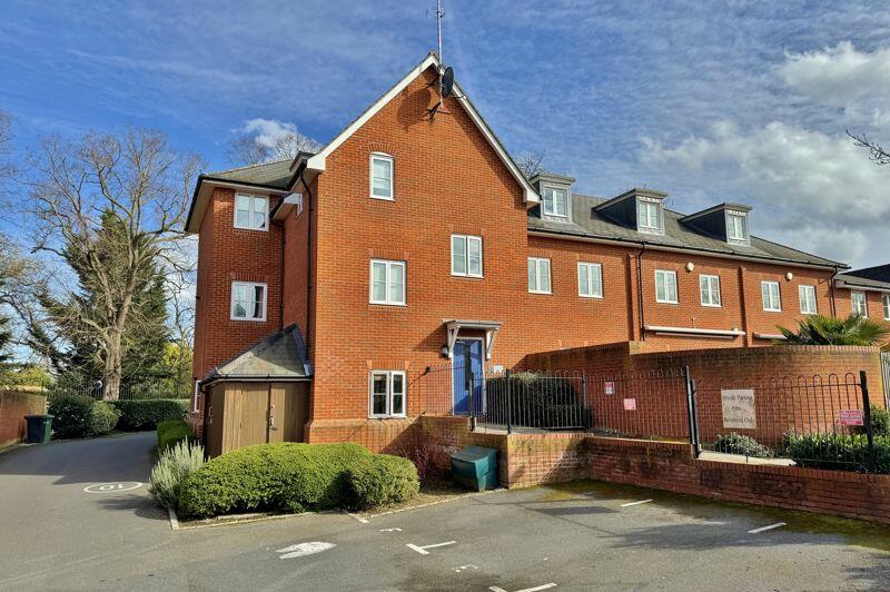 2 bedroom flat for sale in Old Union Way, Thame, OX9