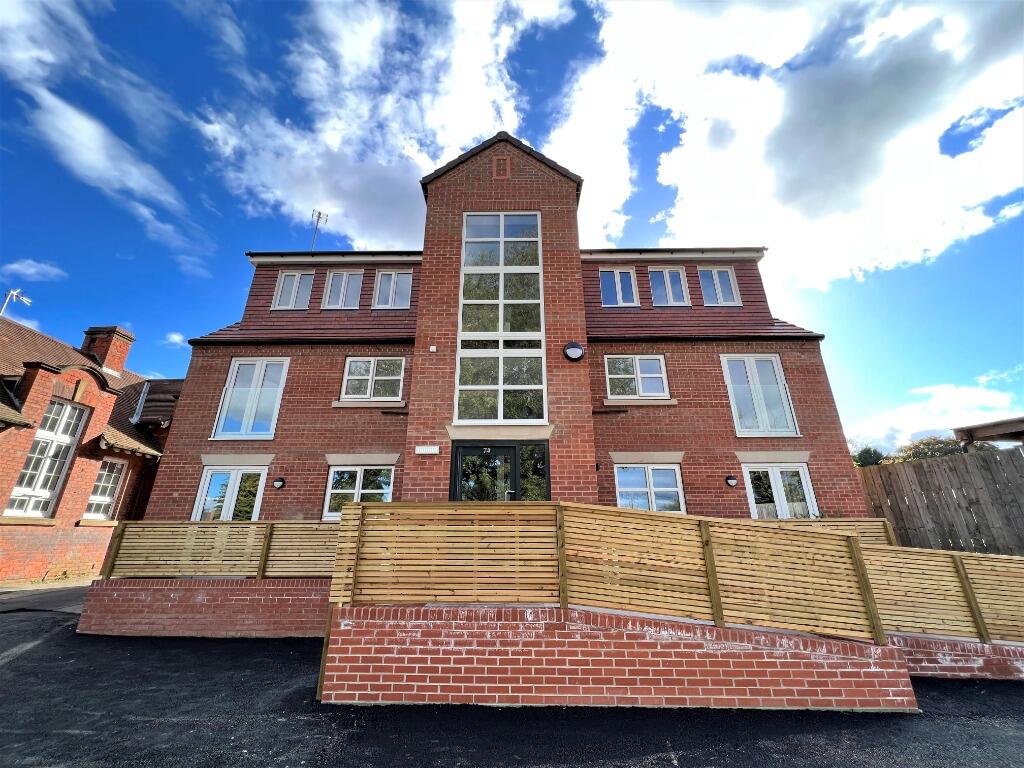 Main image of property: 74 Hallgate, Cottingham, HU16