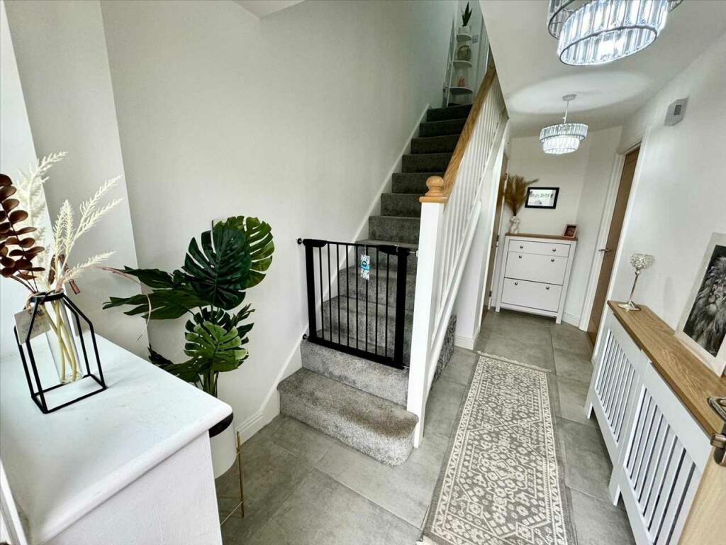Additional property image - Highfields, Porth