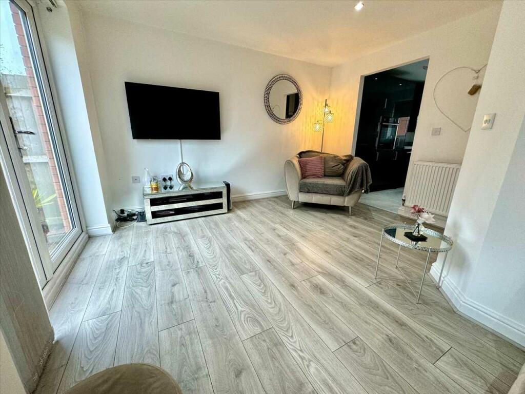 Additional property image - Highfields, Porth
