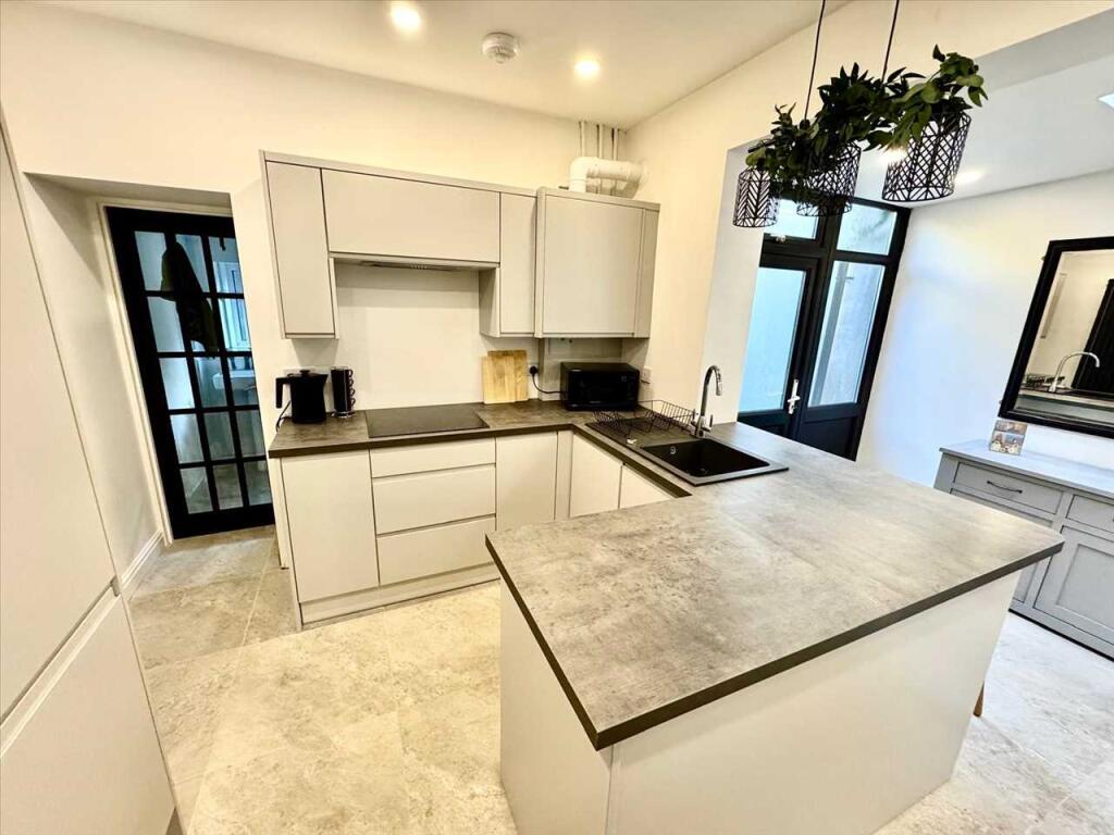 Additional property image - Berw Road, Tonypandy