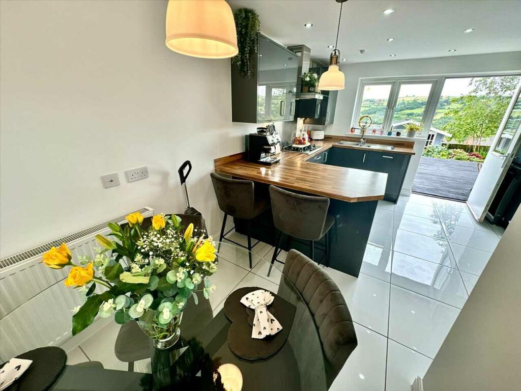 Additional property image - Highfields, Porth