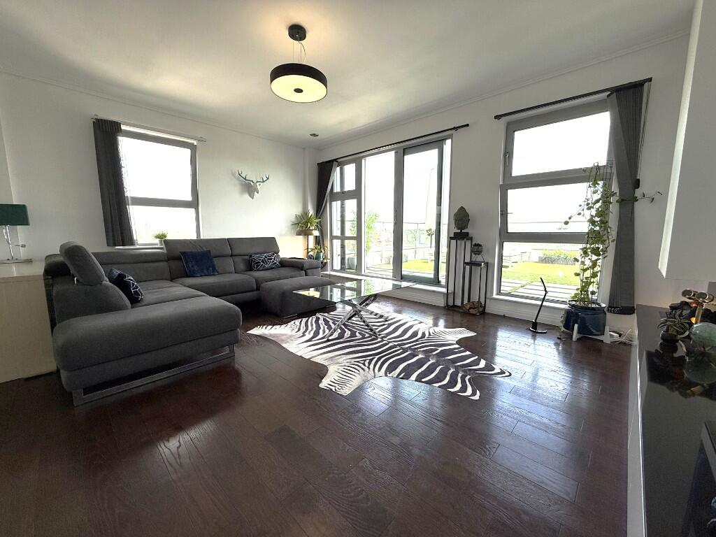 Main image of property: Queen Mary Avenue, London, E18