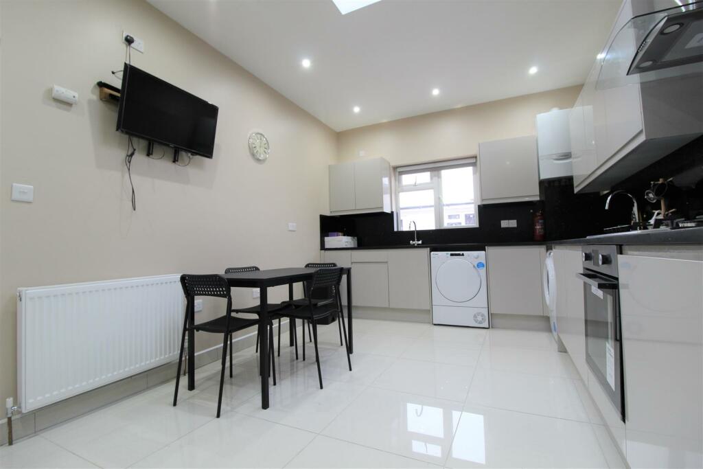 Additional property image - Meadvale Road, Croydon
