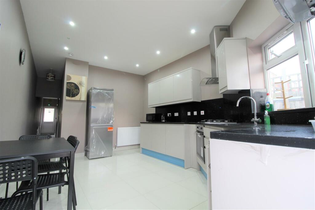 Additional property image - Meadvale Road, Croydon
