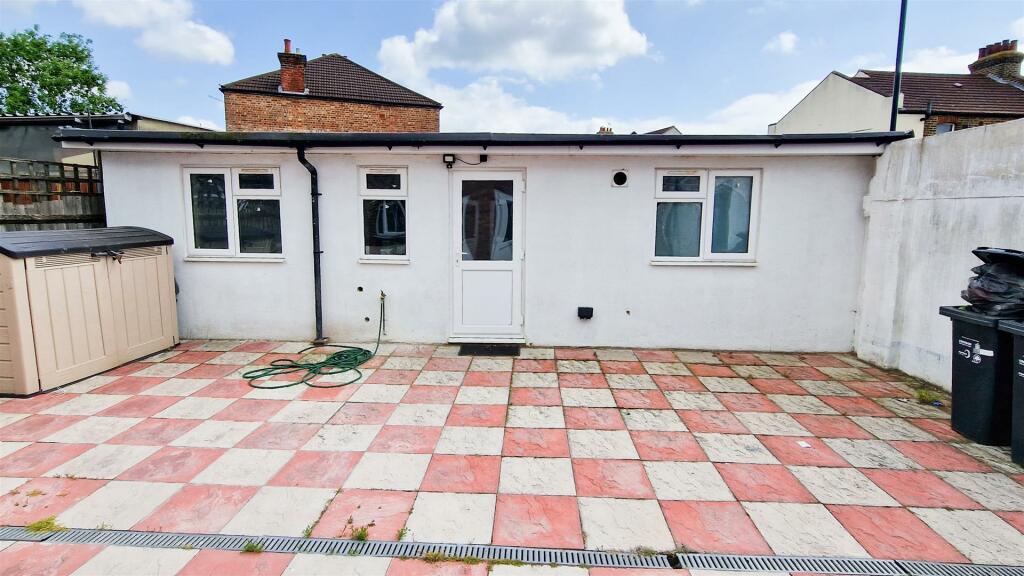 Additional property image - Meadvale Road, Croydon