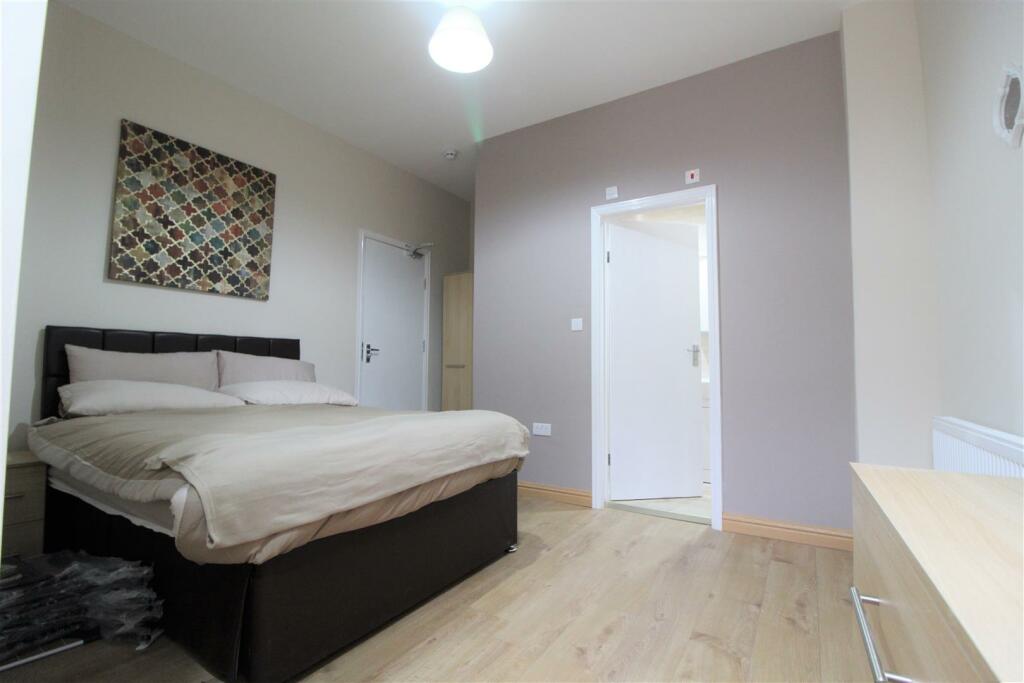 Additional property image - Meadvale Road, Croydon