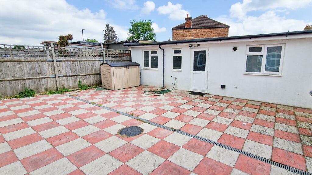 Additional property image - Meadvale Road, Croydon