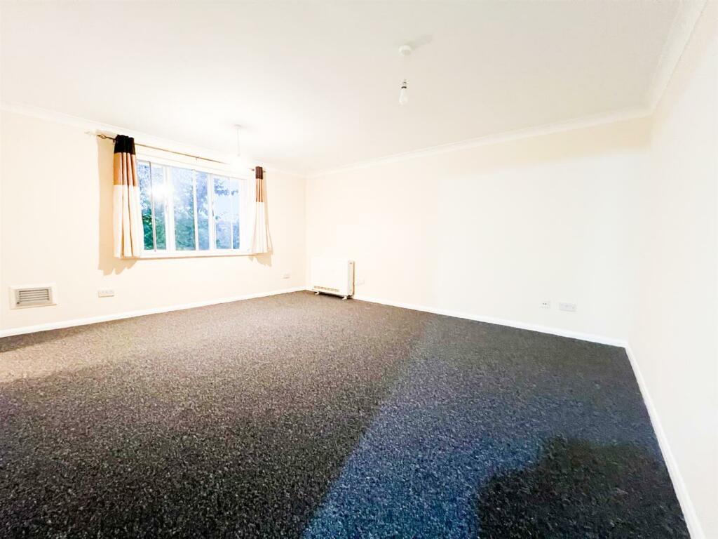 Additional property image - Fairbairn Close, Purley
