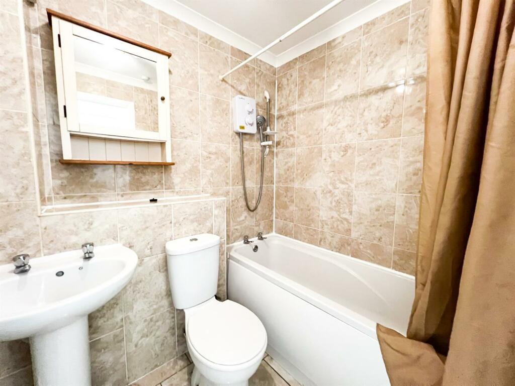 Additional property image - Fairbairn Close, Purley
