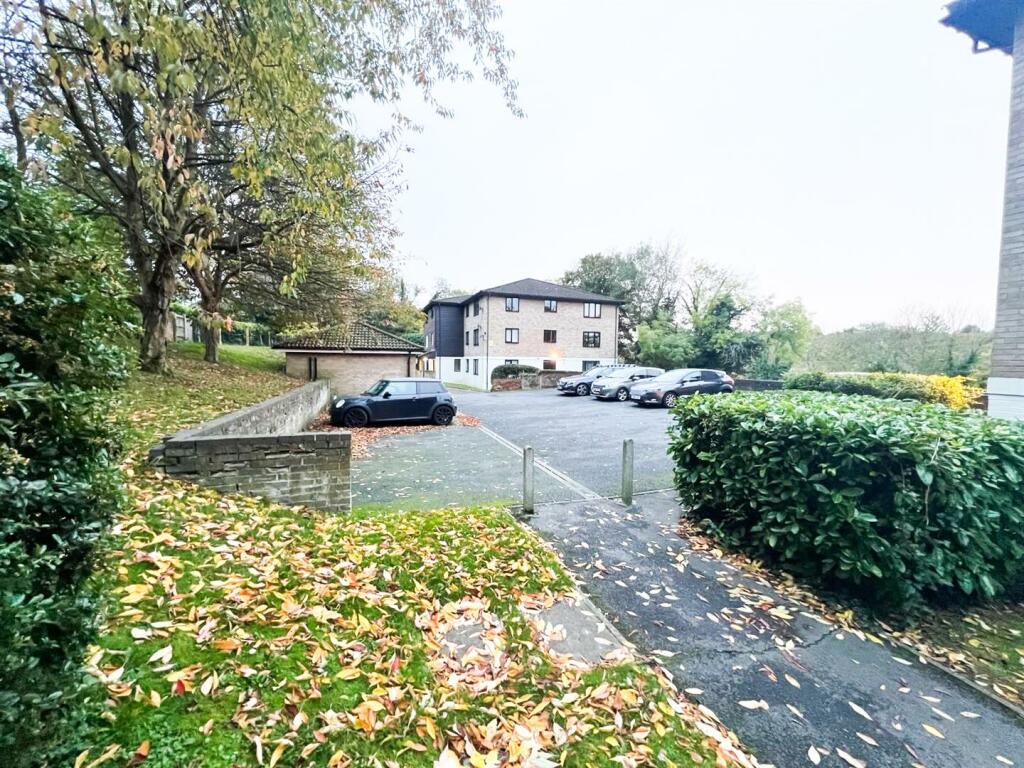 Additional property image - Fairbairn Close, Purley