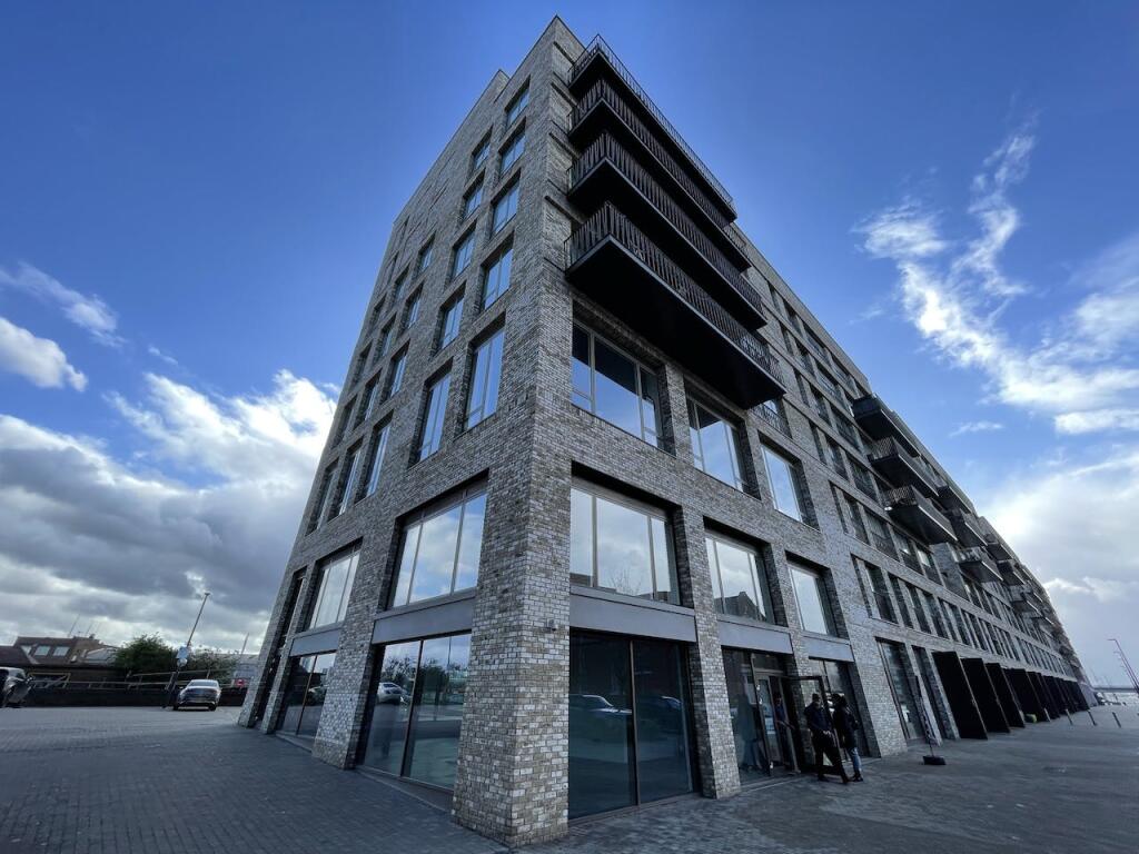 High street retail property to lease in Royal Albert Wharf, Upper Dock