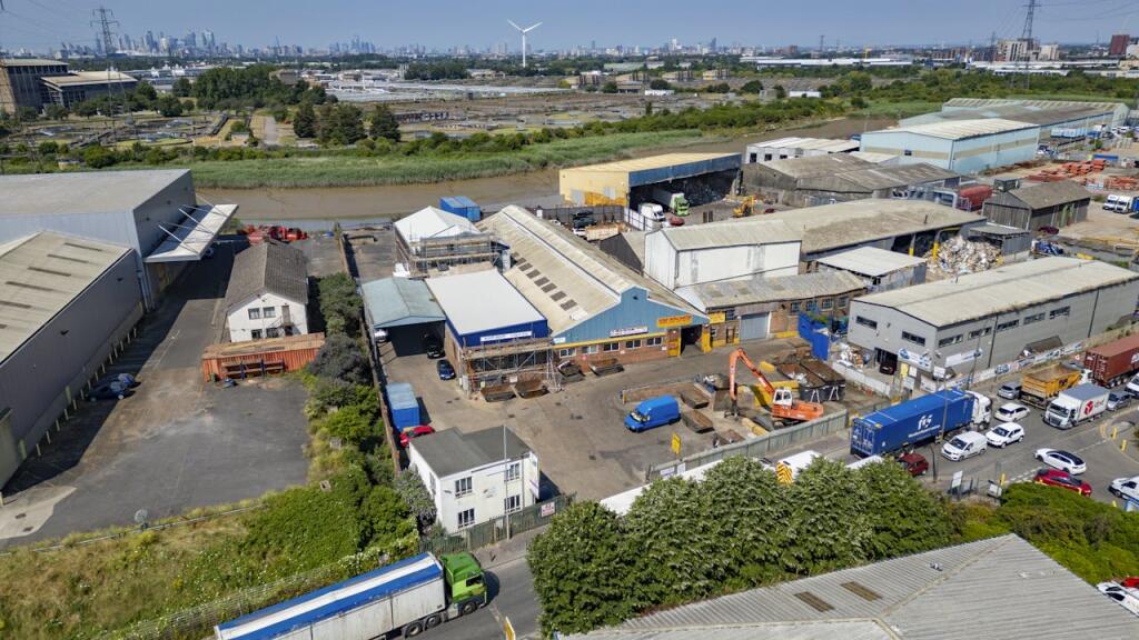 Main image of property: Algor Wharf, 42 River Road, Barking, IG11 0DW