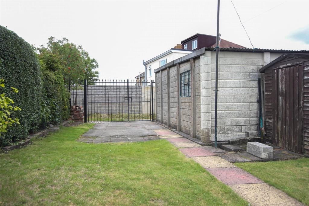 3 bedroom end of terrace house for sale in Whitehall Road, Whitehall