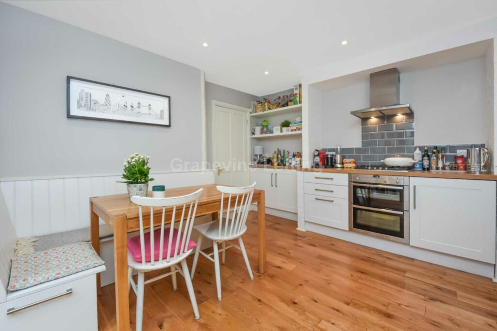 Main image of property: Weir Road, Balham SW12