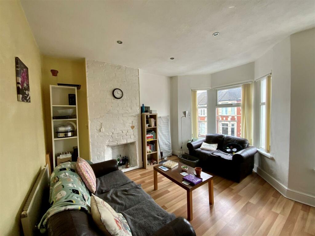 2 bedroom flat for rent in Tewkesbury Street, Cathays, CF24