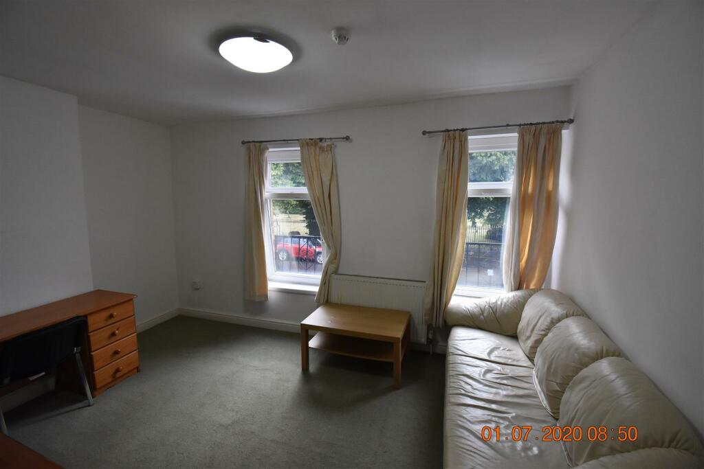 1 bedroom flat for rent in Alllensbank Road, Heath, CF14