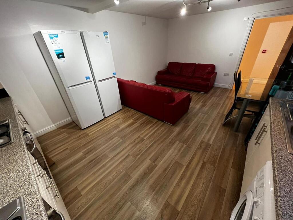 Additional property image - City Road, Cardiff