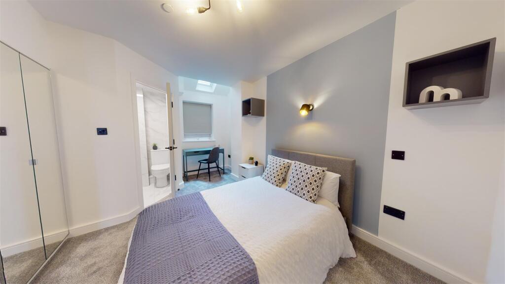 Main image of property: 8 Bed House, Llantwit Street